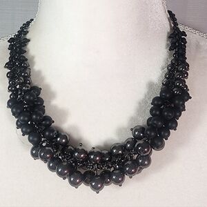 Lia Sophia " Knock Out" Bkack Gunmetal Cluster Beaded Statement Necklace